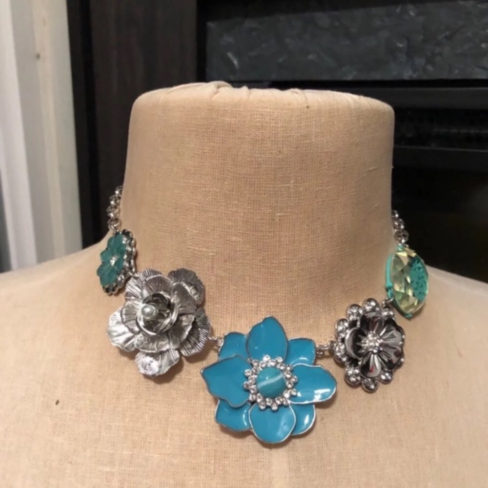 GORGEOUS NECKLACE!